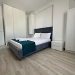 Sunny Seaside Appartement